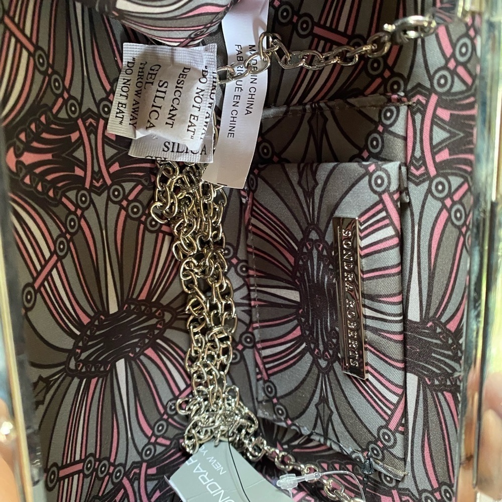Sondra Robert’s Metallic Clutch NWT - Picture 4 of 6
